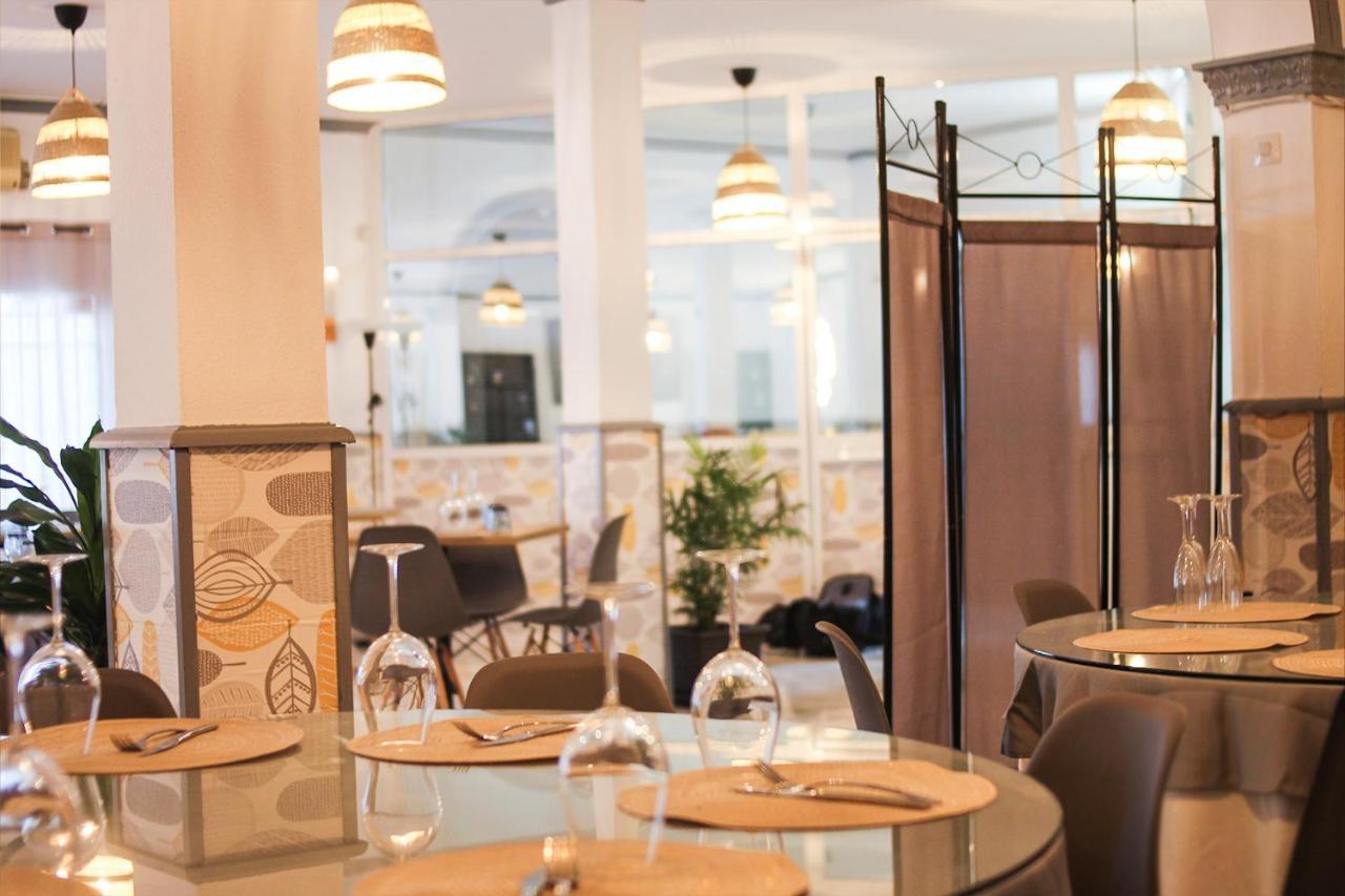 Hotel Restaurante Via Sevilla - Cadiz By Ma 22 Puntos El Cuervo  المظهر الخارجي الصورة